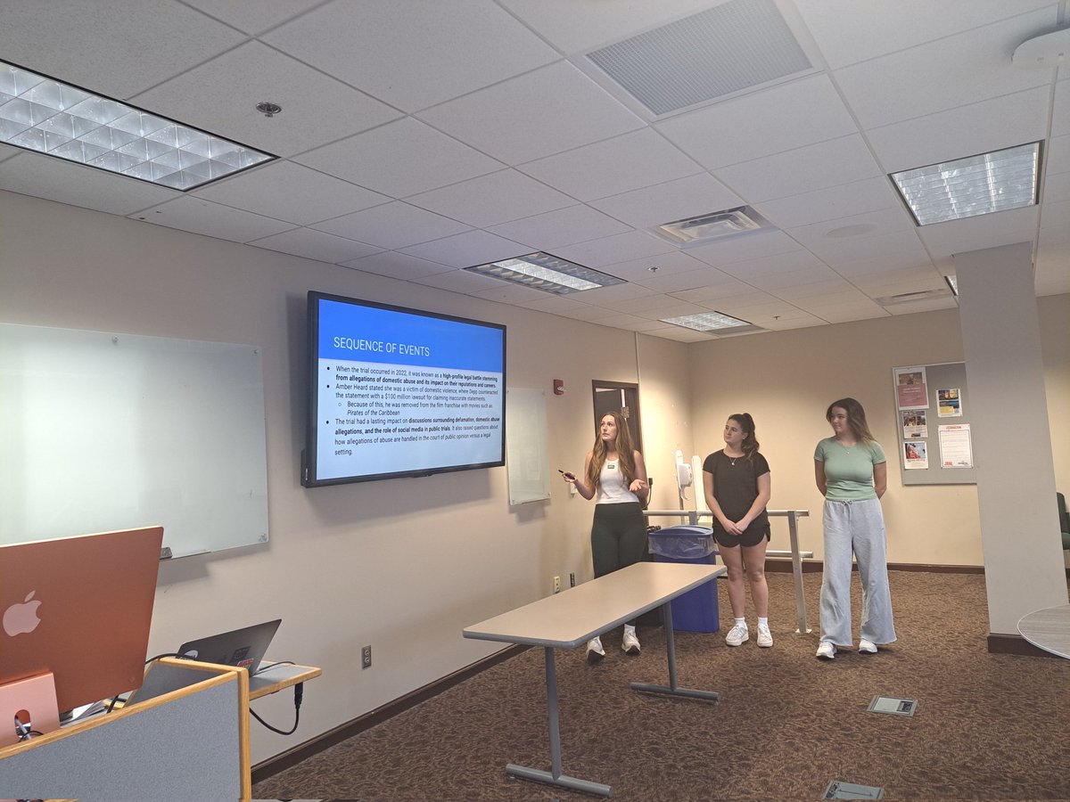 purplechon's tweet photo. You "Heard"? Impressive presentation! #prcm3280s25 https://t.co/hPs5dzqIVu