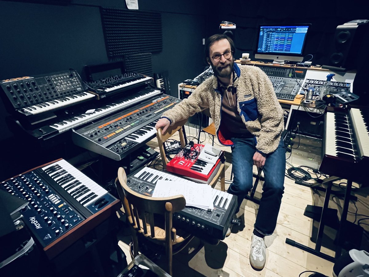 Beans in rehearsal with Stevie Jackson &amp; The Reverberations for their show with Jack White at the Barras on Monday. Beans in fact will only be playing one of these keyboards at said gig, can you guess the timbre?