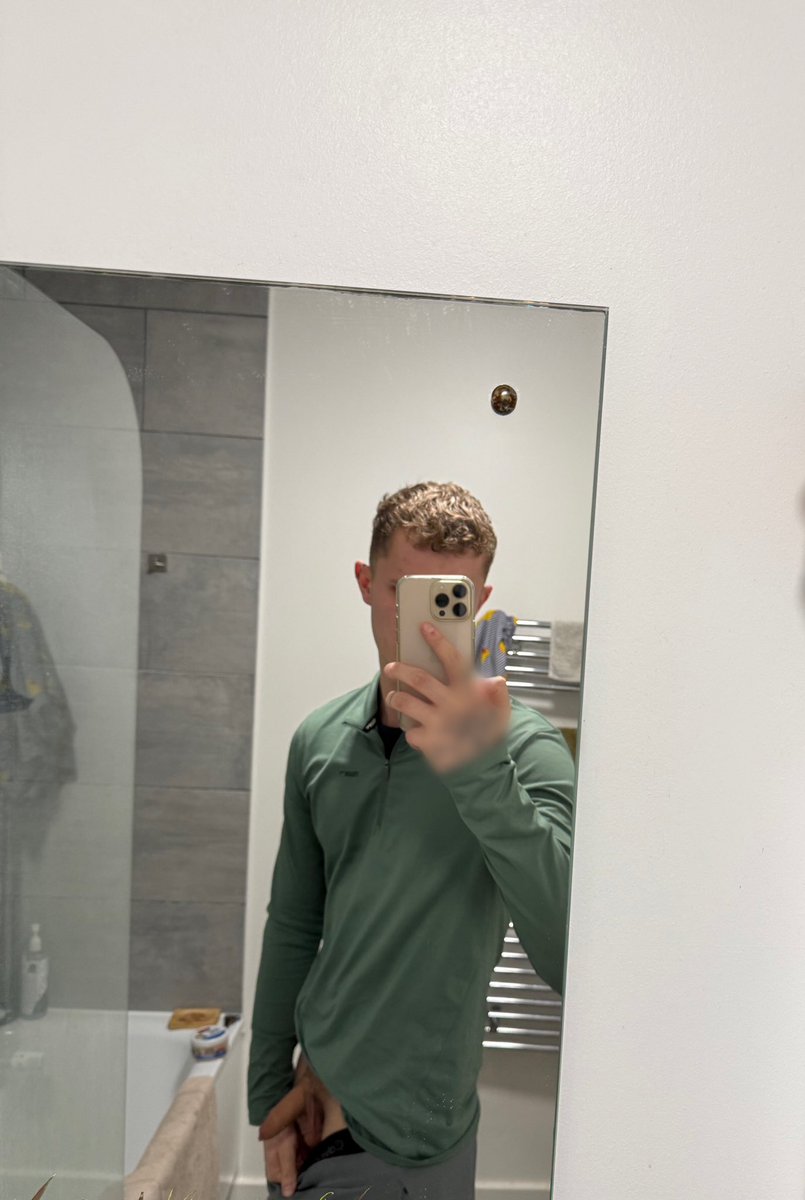 DL__Jake's tweet photo. RT who wants to milk me🤫 https://t.co/BSjcE8VSgt