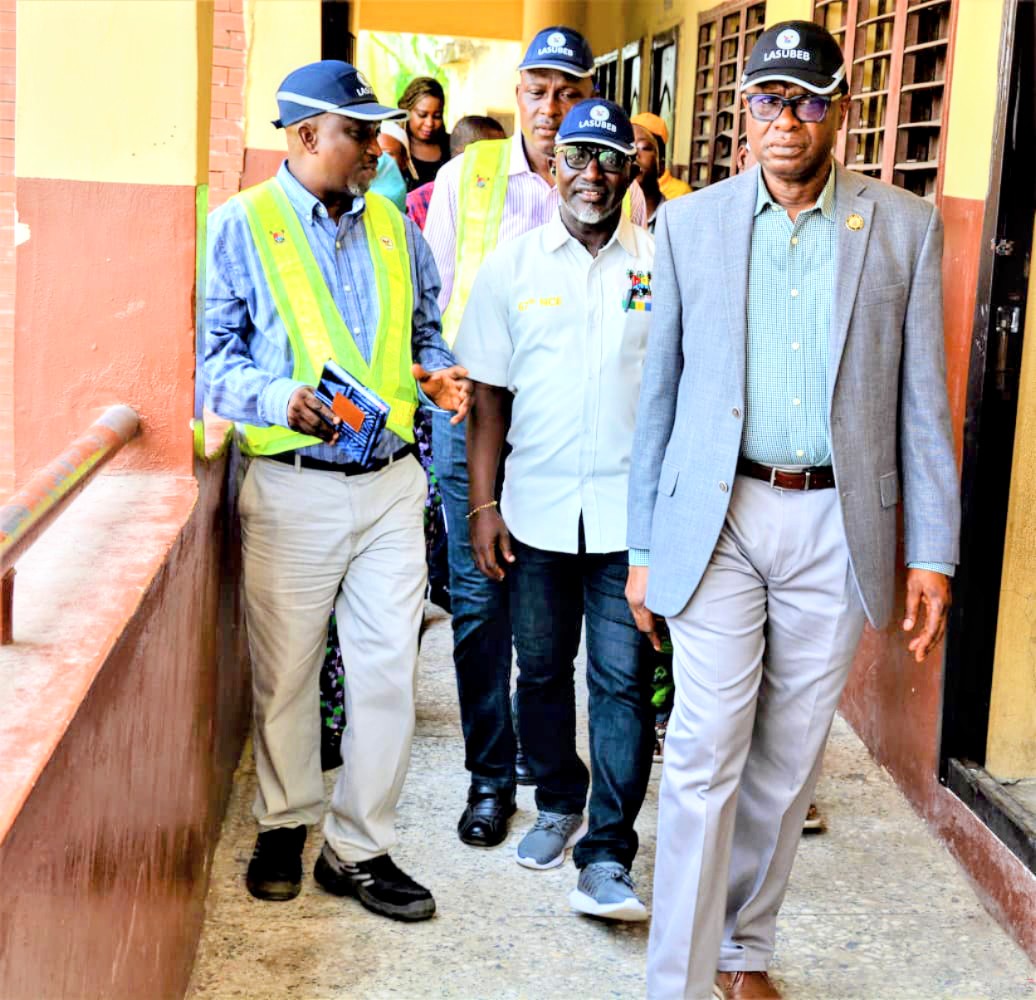 The he Executive Chairman of the Lagos State Universal Basic Education Board (LASUBEB), Dr. Hakeem Babatunde Shittu with the Board Secretary, Mr. Hakeem Lamidi led  an inspection visit to Langbasa Nursery and Primary School in the Eti-Osa  (
LGEA today.