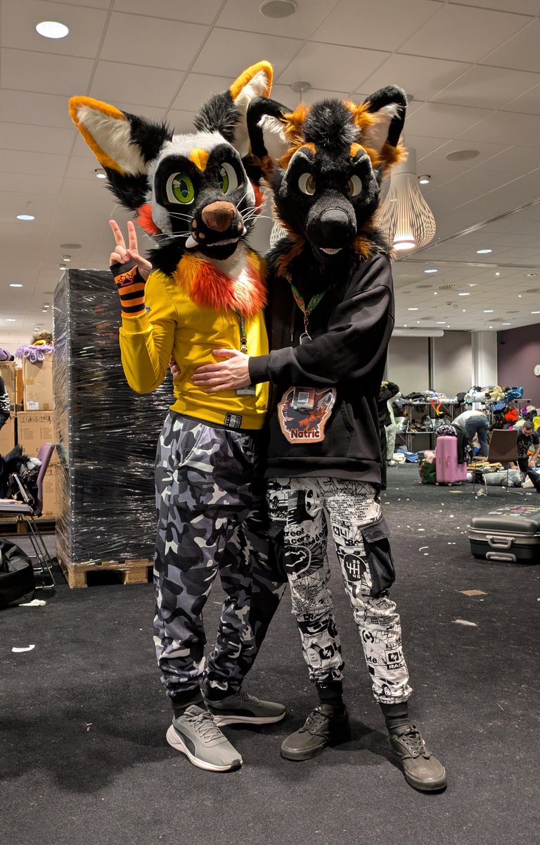 🔸Ory🔸 (@oryonfire) on Twitter photo Met a bunch of adorable fluffy creatures at NFC last week, so here's a little photodump 😊
🐉: <a href="/Ryidergon/">Ryius @NFC🚵♂️</a>
🐐: <a href="/Rakukurur/">Rakukuru 🔜 AnthroIrish 🔜 EF29</a>
🦊: <a href="/KTqtpi/">KTqtpi🔥→ NFC 🇸🇪 → FWA 🇺🇸 → AC 🇺🇸</a> & <a href="/NatricCrossFox/">Natric</a>
📸: <a href="/NazeAurora/">Naze Aurora</a> & Natric
#nordicfuzzcon2025 #nordicfuzzcon #nfc #furry #fursuit Met a bunch of adorable fluffy creatures at NFC last week, so here's a little photodump 😊
🐉: <a href="/Ryidergon/">Ryius @NFC🚵♂️</a>
🐐: <a href="/Rakukurur/">Rakukuru 🔜 AnthroIrish 🔜 EF29</a>
🦊: <a href="/KTqtpi/">KTqtpi🔥→ NFC 🇸🇪 → FWA 🇺🇸 → AC 🇺🇸</a> & <a href="/NatricCrossFox/">Natric</a>
📸: <a href="/NazeAurora/">Naze Aurora</a> & Natric
#nordicfuzzcon2025 #nordicfuzzcon #nfc #furry #fursuit