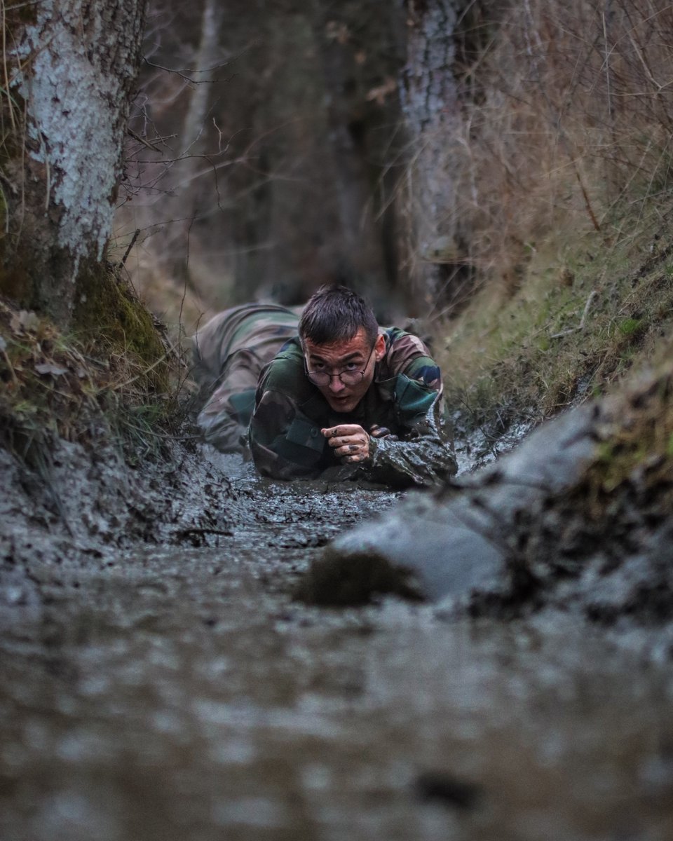 4RCh_Gap's tweet image. Ils ont validé la Formation Générale Initiale de la Réserve et rejoignent le 4e RCh en tant que réservistes. Études, boulot… et engagement, tout est possible ! 🇫🇷💪
Et toi, peux-tu le faire ?
@armeedeterre @27bim