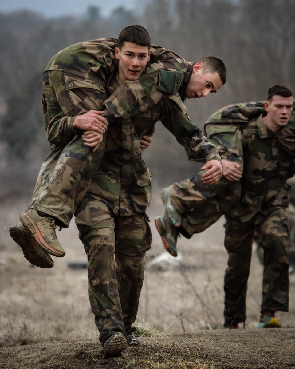 4RCh_Gap's tweet image. Ils ont validé la Formation Générale Initiale de la Réserve et rejoignent le 4e RCh en tant que réservistes. Études, boulot… et engagement, tout est possible ! 🇫🇷💪
Et toi, peux-tu le faire ?
@armeedeterre @27bim