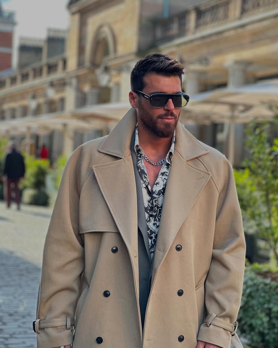 Nella vita non esistono  certezze.
Certo è  soltanto  ciò  che abbiamo  vissuto e la strada verso il futuro èfatta di incertezze..ma ciò che è incerto è  l essenza  della vita!
Buonanotte mondo, a domani