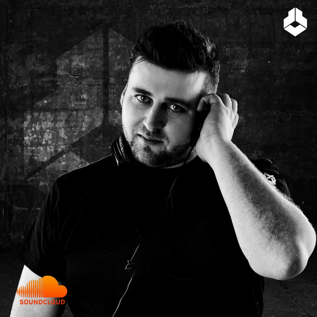 Warming things up before the big day! 🔥 Horatio his exclusive guest mix is now live, packed with high-energy grooves to get you ready for tomorrow’s release of Rock The House! 🚀 soundcloud.com/darklightrec/g… #horatio #guestmix #rockthehouse #housemusic