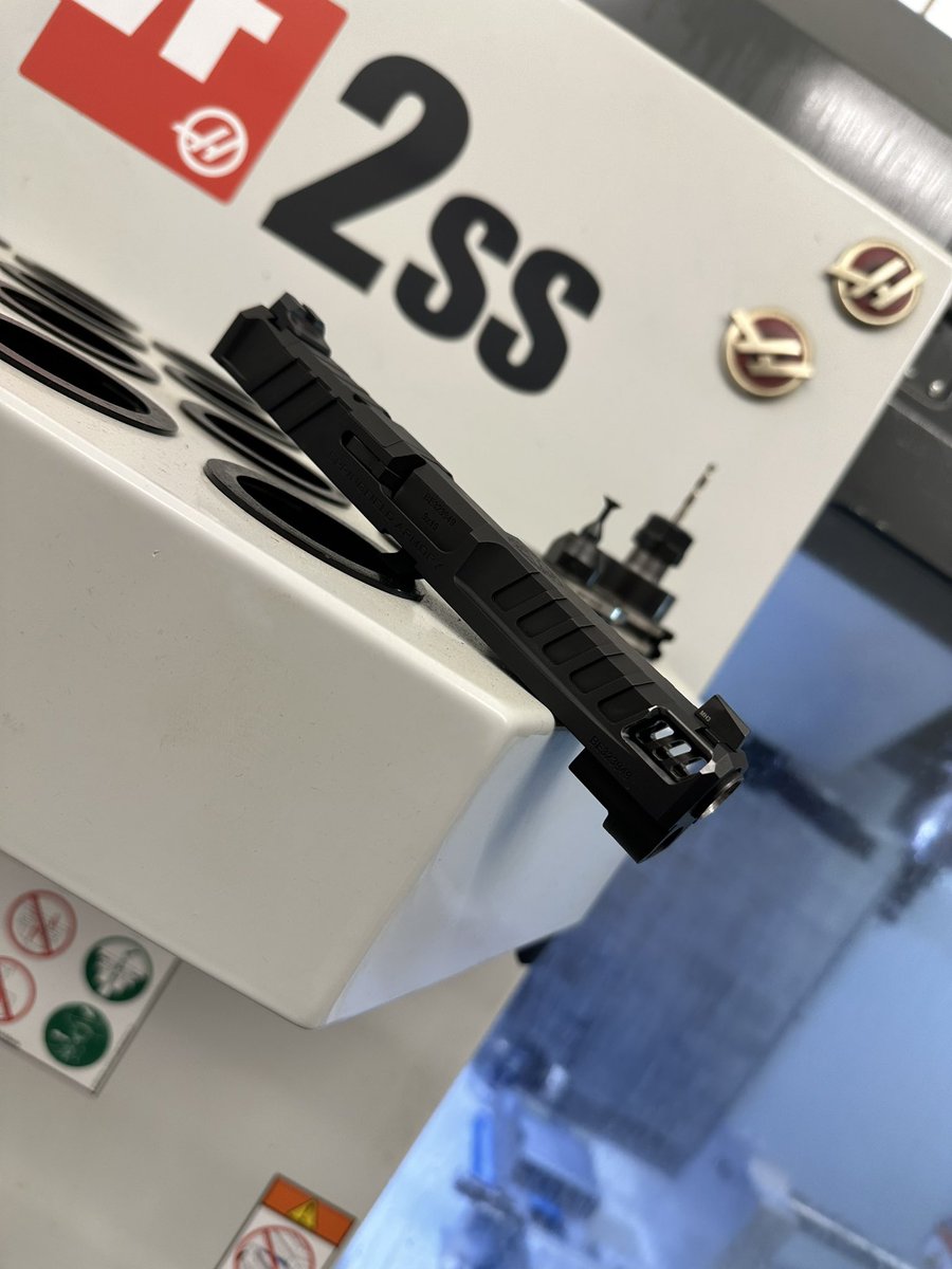 Floyds Custom Shop tweet media