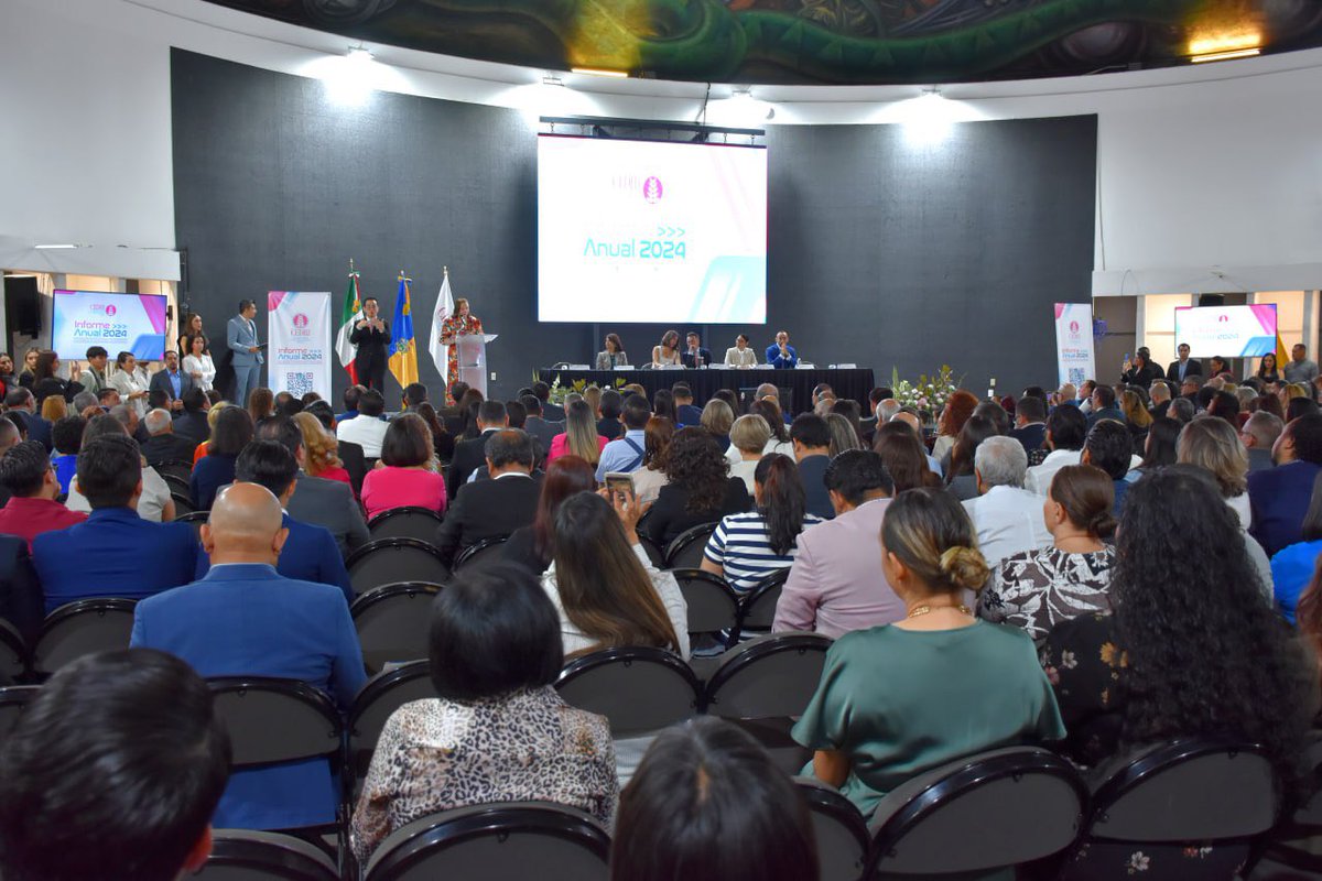 CEDHJ's tweet photo. La CEDHJ presentó su #InformeAnual2024📖🌟
#Colaboramos▶️
#Consolidamos▶️
#Protegemos▶️
🔵 A través de este ejercicio, la CEDHJ dio a conocer las principales acciones y actividades realizadas en defensa, protección, estudio y promoción de los #DerechosHumanos durante 2024
🧵✔️ https://t.co/h5o0UBKiwG