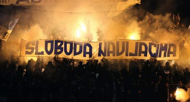 ultras1899_'s tweet photo. BIH : "Sloboda navijačima" Après les #UltrasMostar du #Zrinjski, les #Maniacs du #Željezničar ont aussi décidé de boycotter les déplacements, après l'application par la Police, de nouvelles règles qui imposent des identifications nominatives #UM94 #TM87 https://t.co/Hts10sSz86