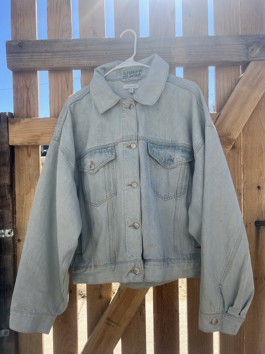 _sampierson's tweet image. CUSTOM HAND PAINTED DENIM JACKET - 1/1 - ACRYLIC AND SHARPIE ON MENS XL DENIM JACKET 

$400 +SHIPPING 

DM FOR INQUIRIES