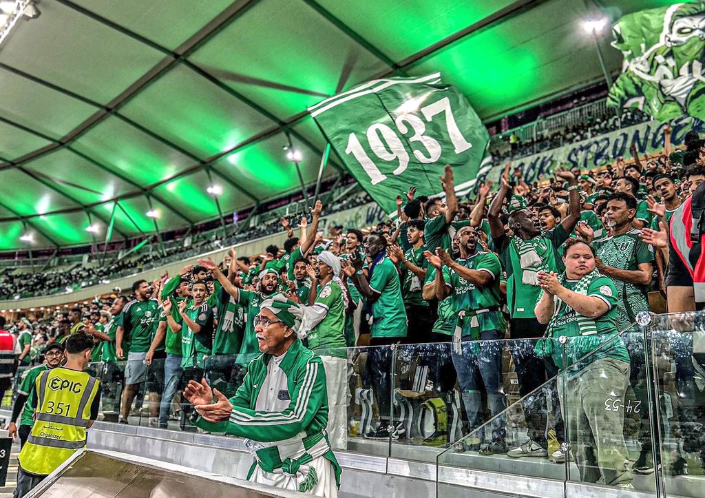 مبلغ مالي #لثلاثه حسابات نختارها من اللايك والمنشن في حال انتصر #الملكي ..

تستاهلون ومنصورين باذن الله 
#الهلال_الاهلي