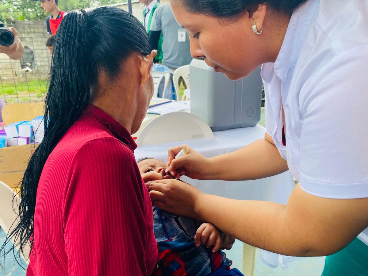 DPS_LosRios's tweet photo. #LosRíos | @Salud_Ec participó de la Brigada Social #ElNuevoEcuador en el recinto La Libertad, ubicado a una hora y media del cantón Palenque. 
Ofertamos los servicios: 
👨🏼‍⚕Medicina general
🦷Odontología
💉Vacunación
💊Entrega de medicamentos antihipertensivos
#MSPEnTerritorio https://t.co/iagm9lw1cc