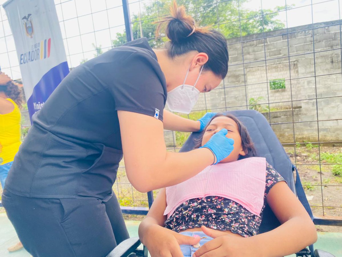 DPS_LosRios's tweet photo. #LosRíos | @Salud_Ec participó de la Brigada Social #ElNuevoEcuador en el recinto La Libertad, ubicado a una hora y media del cantón Palenque. 
Ofertamos los servicios: 
👨🏼‍⚕Medicina general
🦷Odontología
💉Vacunación
💊Entrega de medicamentos antihipertensivos
#MSPEnTerritorio https://t.co/iagm9lw1cc