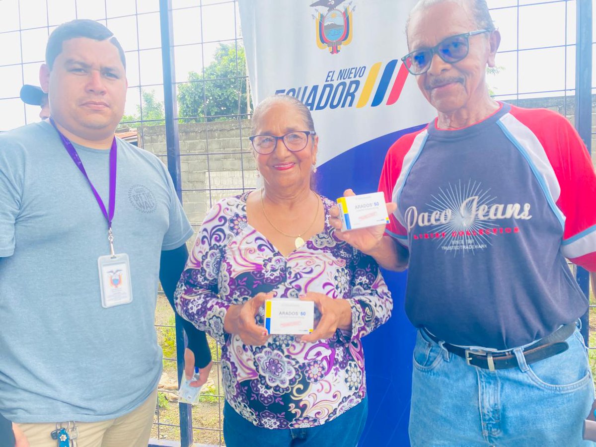 DPS_LosRios's tweet photo. #LosRíos | @Salud_Ec participó de la Brigada Social #ElNuevoEcuador en el recinto La Libertad, ubicado a una hora y media del cantón Palenque. 
Ofertamos los servicios: 
👨🏼‍⚕Medicina general
🦷Odontología
💉Vacunación
💊Entrega de medicamentos antihipertensivos
#MSPEnTerritorio https://t.co/iagm9lw1cc