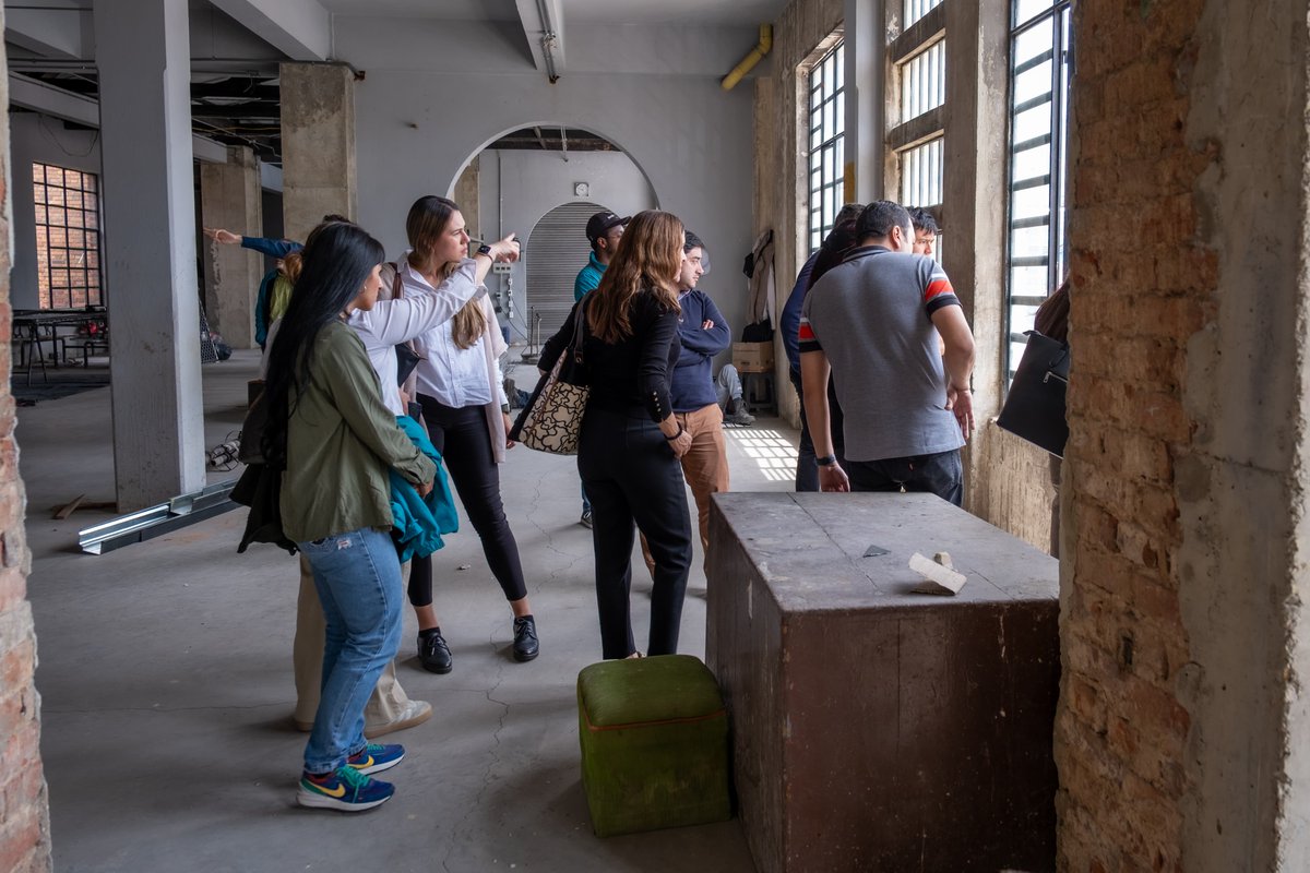 Esta semana, en su visita a Bogotá, con la secretaria de <a href="/ViviendaCali/">Secretaría de Vivienda de Cali</a> María del Mar Mozo y la <a href="/edrucali/">Empresa de Desarrollo y Renovación Urbana</a>, firmaremos un convenio para el intercambio de conocimientos tecnológicos que permita la operatividad de programas de subsidios de vivienda. 

Desde <a href="/habitatbogota/">Secretaría del Hábitat</a> nos