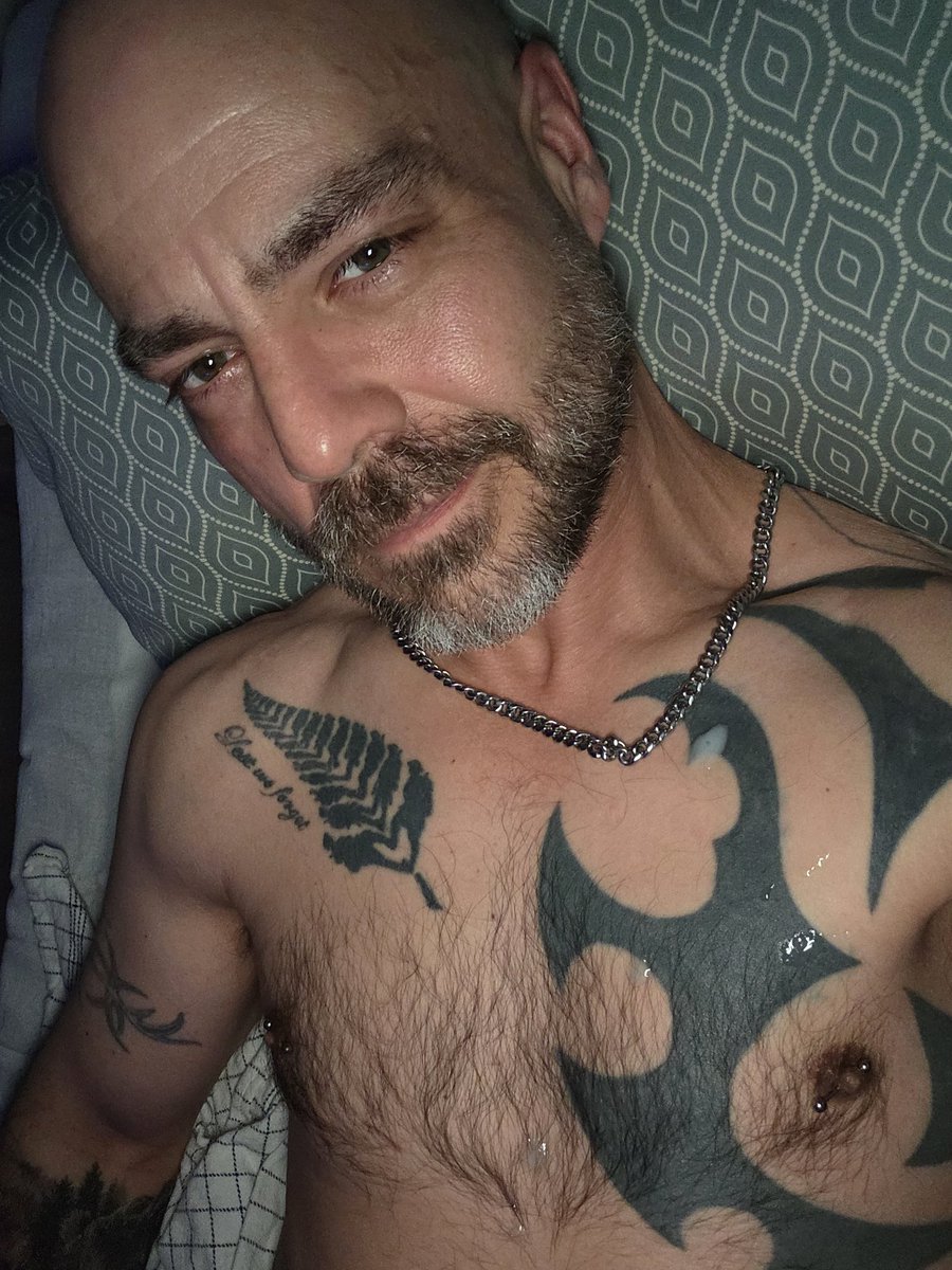 I made a mess.... wanna help clean me up 😈
#gayporn #cumshot #gaysex