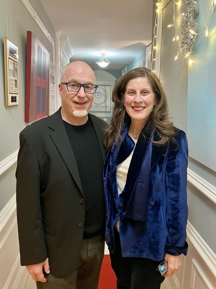 dmvisual's tweet image. #Thanks for all who enjoyed #McCallStudioGallery #8thAnnualNewYearRedCarpetGala w/ #JanShow, Speaker, LIVEMusic, &amp;amp; Complimentary Spread! Cheers! #DMVISUALEvents @VisitManassas #Jan2025!🙂