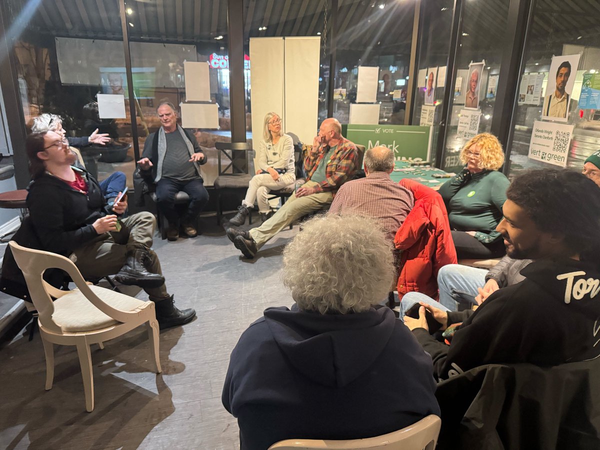 TorontoObserver's tweet image. Supporters for @OntarioGreens Jack Penning, the candidate in Beaches-East York, gather to watch the results at the Green Party candidate headquarters on Kingston Road. Photo by Ben Kirshenblatt.
 #onpoli #ontariovotes #ontarioelection #BeachesEastYork #BEY