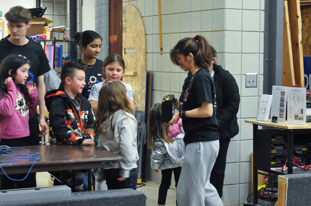 worbots4145's tweet image. We had an awesome time hosting a group of elementary students in our shop and teaching them all about STEM! 

#firstinspires #firstrobotics