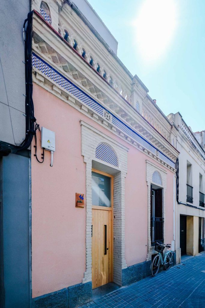 afasiaarq's tweet photo. #laboqueria taller  https://t.co/ypRVyWLNED | posted by afasia | daily entries on contemporary art and architecture #afasiaarchzine #afasiaarq | 

Noucentista House . Igualada laboqueria taller d’arquitectura . photos: © Rural Modernos The Noucentista Ho… https://t.co/YPhUgLZvwF
