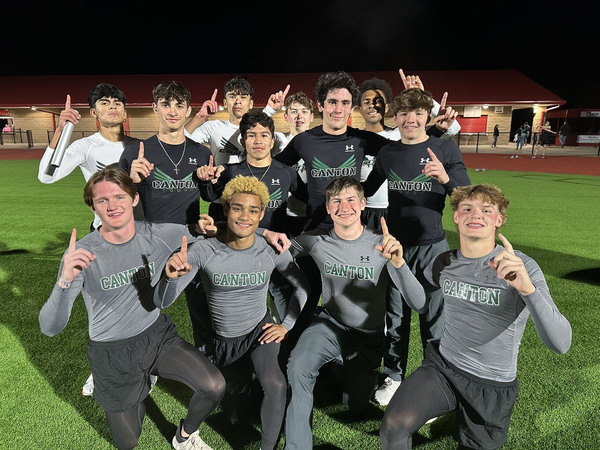 First meet of the year! We ran 3 Mile relay teams and all won their heats. Varsity 1 and JV 1 both brought home the Gold.
Tough Guys Win!  #Elite Competitors
