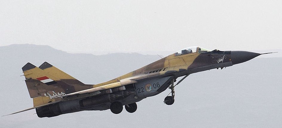 الطيران الحربي الذي حلق ظهر أمس فوق محافظة الضالع كان تابعًا لصنعاء
حيث نفذ طلعات جوية فوق موقع عسكري يضم قوة سلفية تابعة للمخابرات، بقيادة المدعو رشاد الضالعي، أحد أتباع سلفية الحجوري. وتشير المعلومات إلى أن هذه القوة تضم مقاتلين أجانب من دول أوروبية.

ولا تزال رسالة صنعاء من