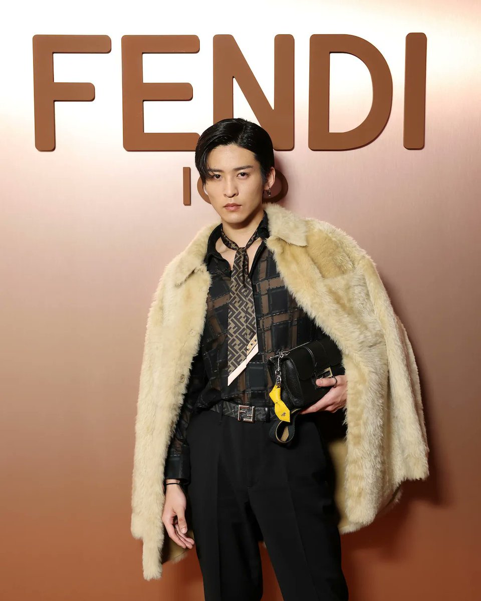 ウィメンズのラッピーも着こなす目黒蓮さん🖤 FENDIが最高に似合う
