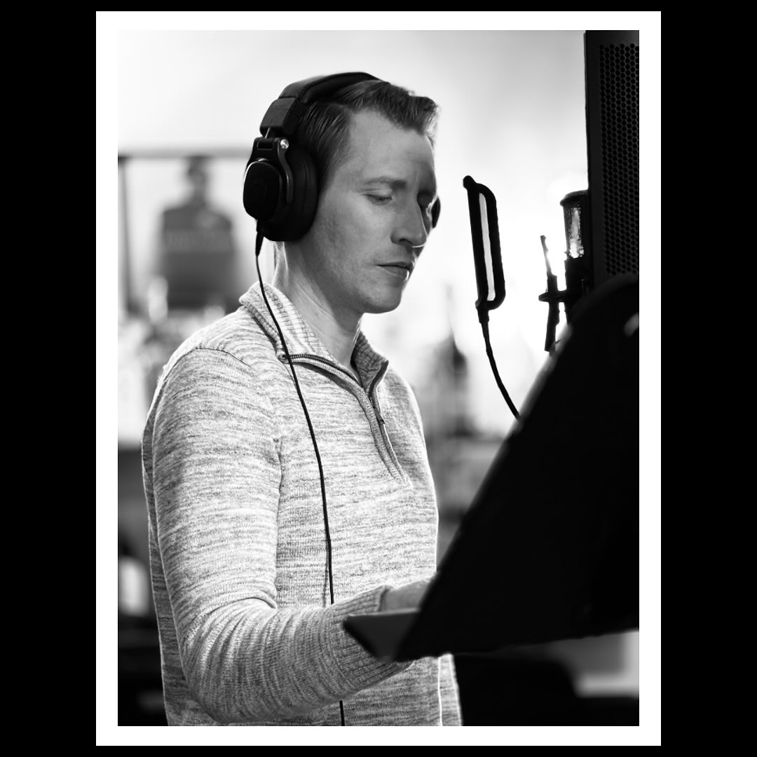 This week we go behind the scenes for A Conversation With Jared Calhoun, The New Voice Of Dash.

Listen everywhere linktr.ee/DashThePodcast