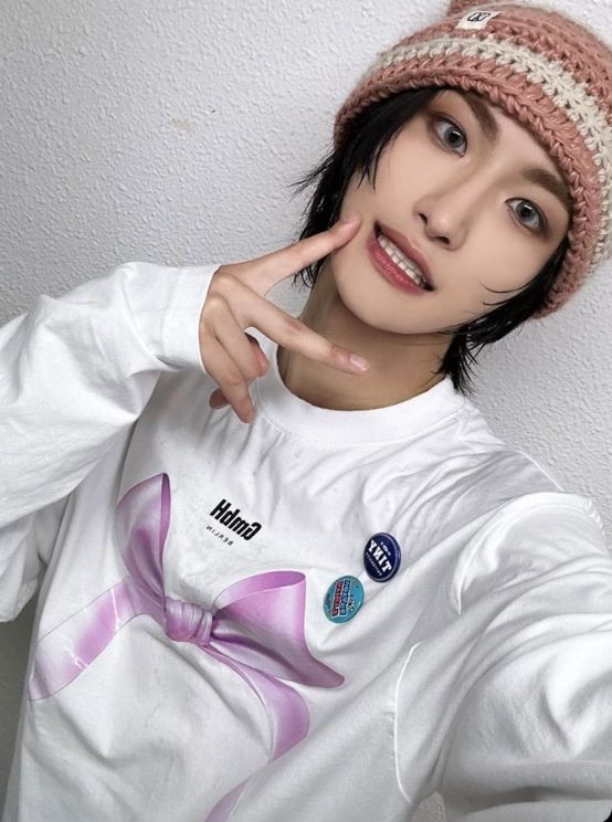 TOKIORISE's tweet image. Throws a pokéball plush at the reader.

Happy pokémon day, guys! Who's your favorite?