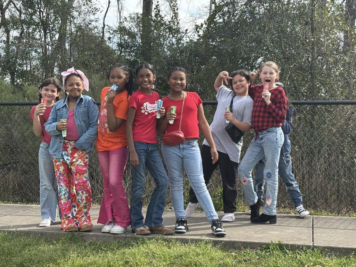 Drew Elementary (@charlesrdrewes) on Twitter photo High-Five Hangout for perfect attendance and positive behavior for February! Students with both perfect attendance and positive behavior enjoyed today's fun filled event! Our great students even made sure to keep the playground clean, way to go!! π #PositiveBehavior <a href="/CrosbyISD/">Crosby ISD</a> High-Five Hangout for perfect attendance and positive behavior for February! Students with both perfect attendance and positive behavior enjoyed today's fun filled event! Our great students even made sure to keep the playground clean, way to go!! π #PositiveBehavior <a href="/CrosbyISD/">Crosby ISD</a>