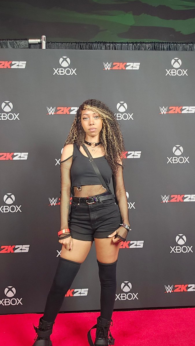 haevyn_reyhne's tweet photo. I had a blast at this year's #WWE2K25 Creator Fest. Thank you so much to @fullsail @xbox and of course to @wwegames . Can't wait to show you guys this content coming soon , on my birthday actually. March 3rd π
#wwe2kpartner #wwe2k25 https://t.co/KzyWmYPLNm