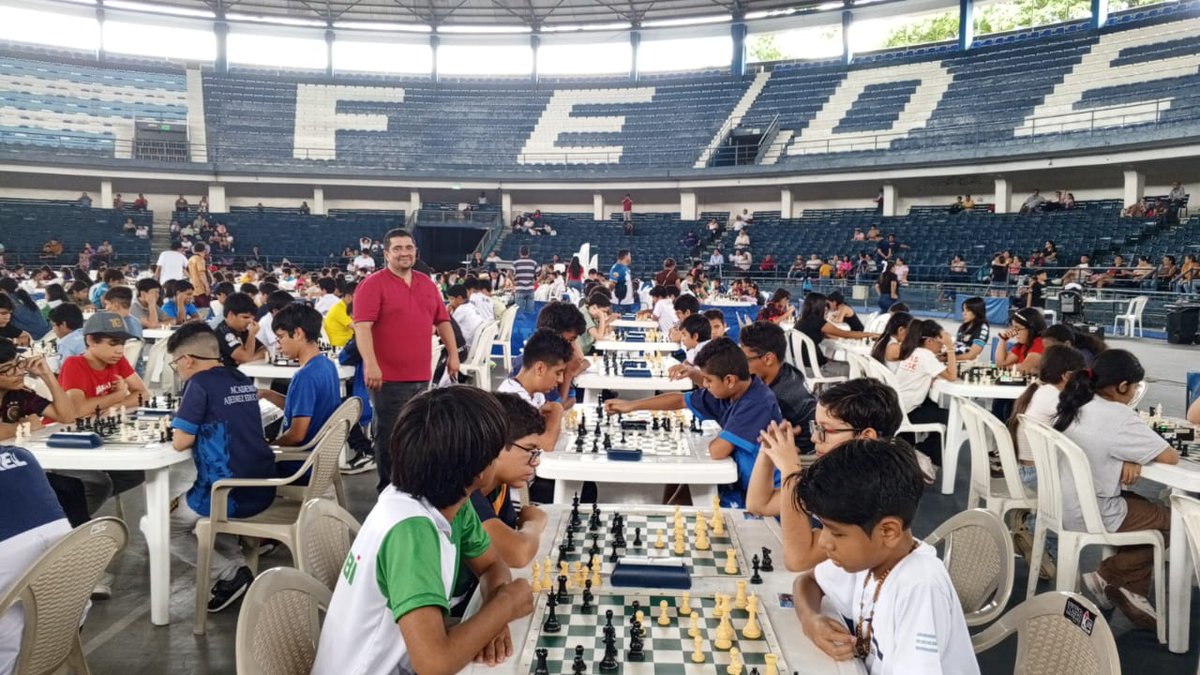 Guayas, Manabí y Esmeraldas las más destacadas, en damas y varones, durante Campeonato Nacional de Ajedrez Rápido, organizado por la <a href="/FedeEcuAjedrez/">FEDA</a>
El Oro, Tungurahua, Chimborazo, Cotopaxi y Napo, también ganaron medallas.
<a href="/DeporteEc/">Ministerio del Deporte 🇪🇨</a>
Lea el detalle en:
ecuadordeportes.com/?p=10036