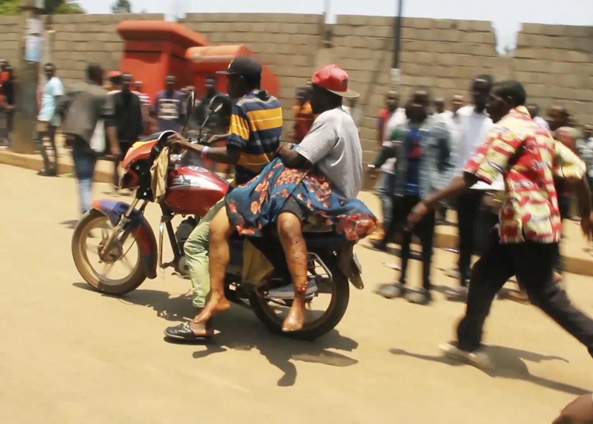 Je suis profondément indigné par les atrocités dont sont victimes les populations de Goma et de Bukavu depuis l'occupation de ces villes par l'armée rwandaise et ses supplétifs du M23.  
Le largage d'explosifs dans la foule lors du meeting de l'AFC-M23, aujourd'hui à la place de