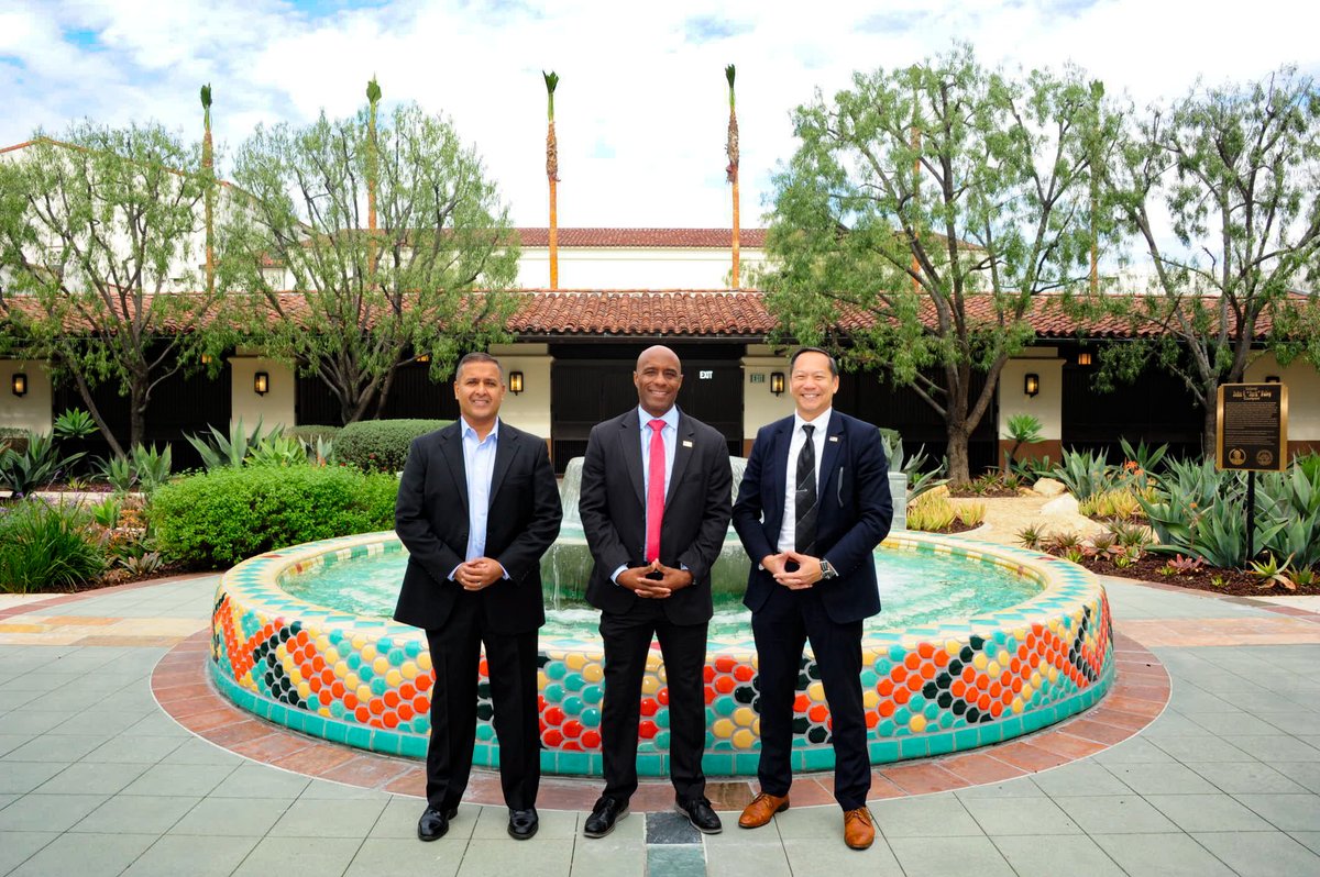 FBILosAngeles's tweet image. #FBILosAngeles ADIC, Akil Davis, joined by #FBISacramento SAC, Sid Patel, &amp;amp; #FBISanDiego SAC, Stacey Moy, recently attended the @mwdh2o California Water Summit. Topics addressed included mitigating emerging cyber threats &amp;amp; guarding against foreign malign influence. #partnerships