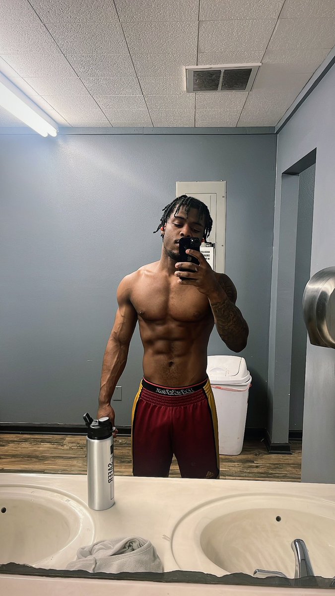 Ivan⭐️pierce tweet media