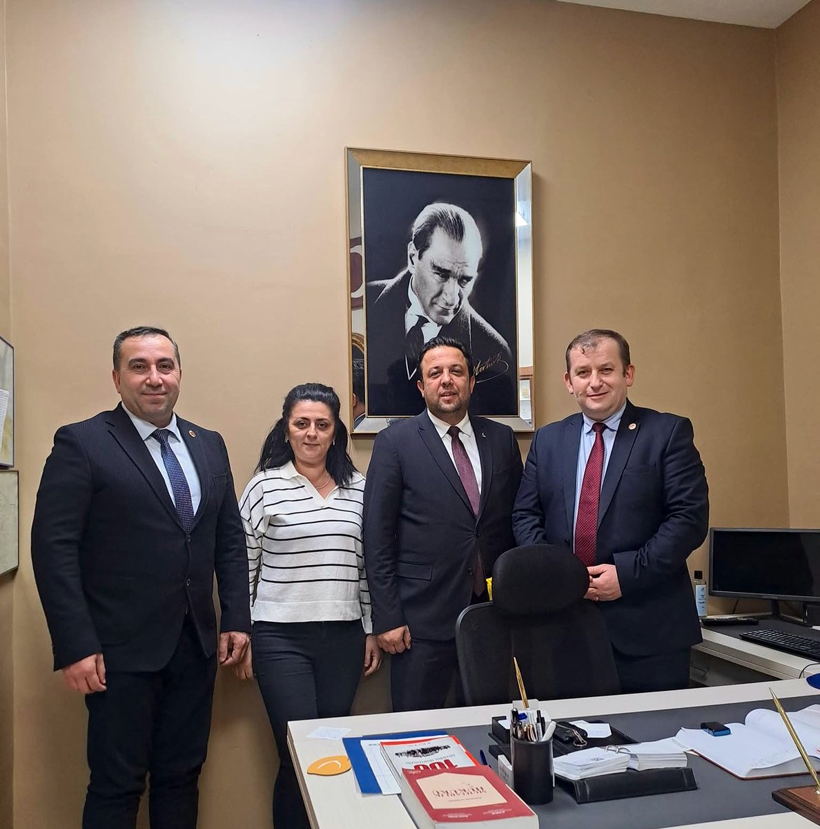 Selami AYKUT (@selamiaykut) on Twitter photo Tüm İstanbul Muhtarlar Federasyonu Teşkilat Başkanı ve Bağcilar Çinar Mahalle Muhtarı Sn <a href="/muhtarhakan/">HAKAN DELİCE</a>’ye <a href="/Tumfed34/">TÜMFED</a> Başkan Yardımcısı Sn Cezmi Temur ile ziyarette bulunduk.
<a href="/tummuhtarsen/">TÜMMUHTARSEN</a> ile <a href="/Tumfed34/">TÜMFED</a> ile önemli istişarelerde bulunduk.
ilgi ve alakasına teşekkür ederim Tüm İstanbul Muhtarlar Federasyonu Teşkilat Başkanı ve Bağcilar Çinar Mahalle Muhtarı Sn <a href="/muhtarhakan/">HAKAN DELİCE</a>’ye <a href="/Tumfed34/">TÜMFED</a> Başkan Yardımcısı Sn Cezmi Temur ile ziyarette bulunduk.
<a href="/tummuhtarsen/">TÜMMUHTARSEN</a> ile <a href="/Tumfed34/">TÜMFED</a> ile önemli istişarelerde bulunduk.
ilgi ve alakasına teşekkür ederim