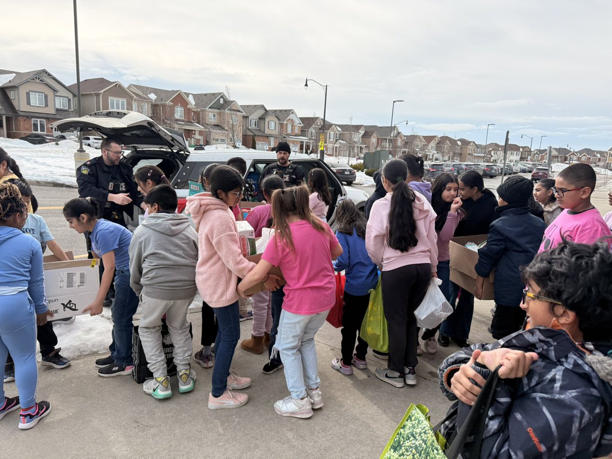 Ms. D (@msdudani) on Twitter photo Kids <a href="/TribuneDrive/">Tribune Drive P.S.</a> donating food and non perishables to those in need! Way to go! Keep serving the community! <a href="/PeelSchools/">Peel District School Board</a> Kids <a href="/TribuneDrive/">Tribune Drive P.S.</a> donating food and non perishables to those in need! Way to go! Keep serving the community! <a href="/PeelSchools/">Peel District School Board</a>