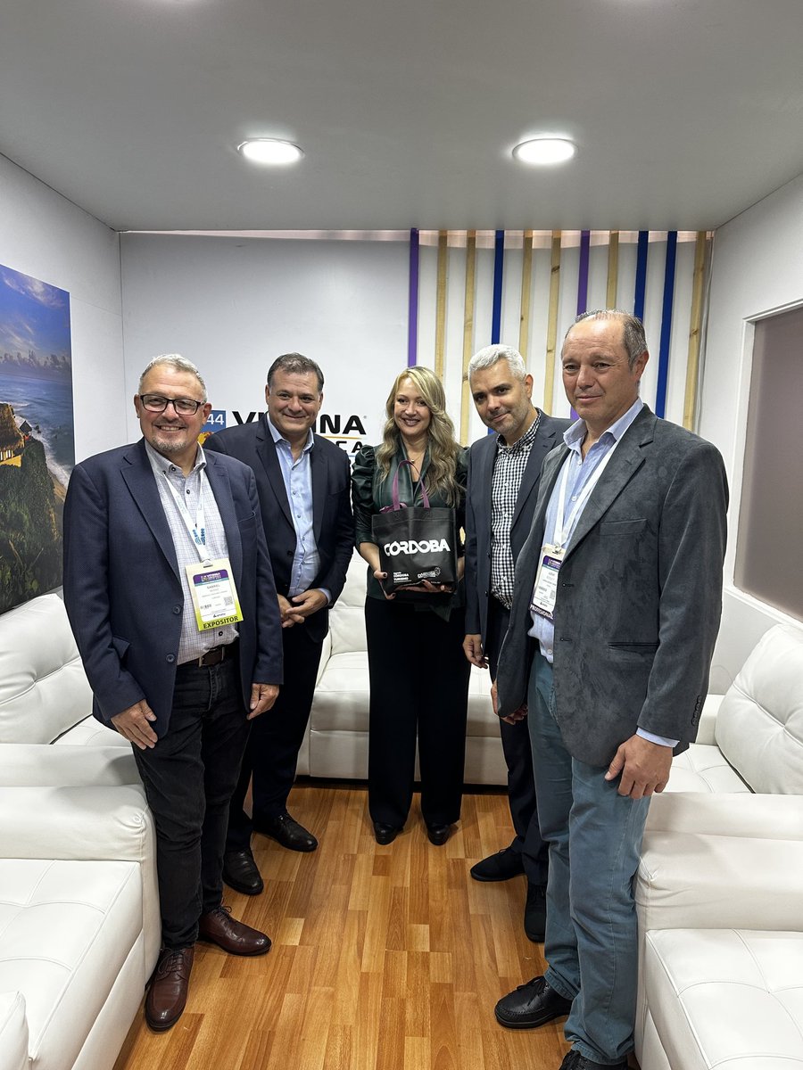DarioCapitani's tweet photo. 🤝 Nos reunimos con la presidenta de ANATO, Dra. Paula Cortés Calle, para impulsar la promoción de Córdoba en el mercado colombiano. 🌎✨ Seguimos fortaleciendo lazos y generando oportunidades para que más turistas elijan nuestra provincia como destino. ✈️ #CórdobaTurismo https://t.co/YLv4oHQurz