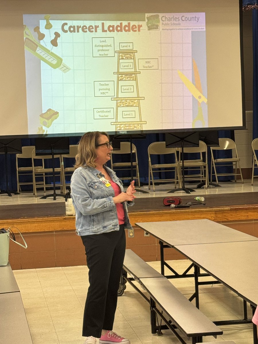 Carrie Burke tweet media