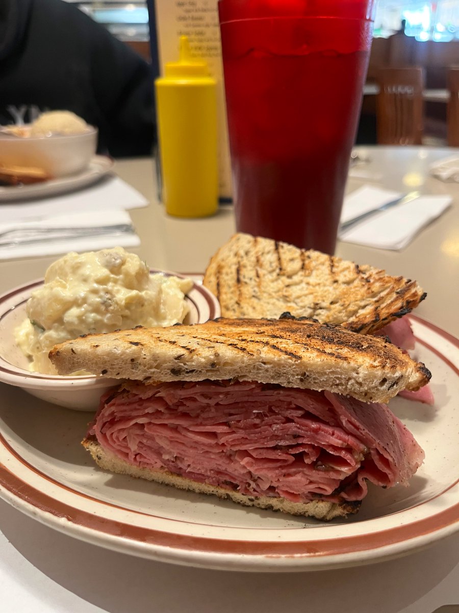 🖤 Christine tweet media