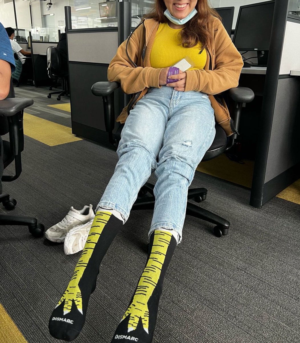 marcefatness's tweet image. “hasta en el call center hay código de vestimenta” yo en el día más normal: