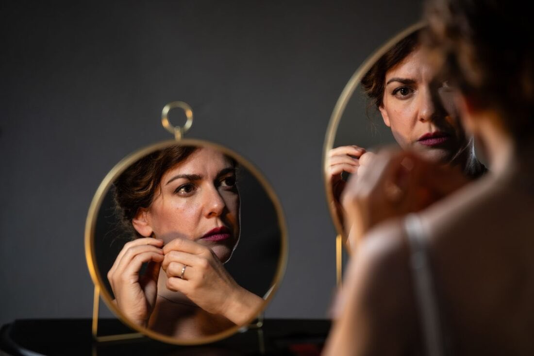 escenografía y PRECIOSO vestuario #BertaNavas EFICAZ Iluminación #BeaFrancos y MAGNÍFICO espacio sonoro #ManuSolis .
¡1 JOYA q no podéis perderos! Pero creo q tendréis q esperar a q prorroguen o repongan xq las entradas están agotadas.
Gracias x tanto al INMEJORABLE equipo.