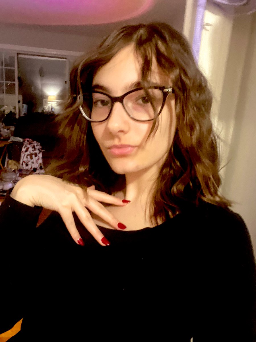 sirensturfnomen's tweet image. new glasses feeling #demure