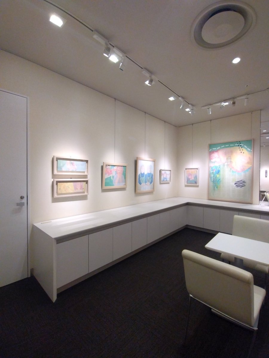 早いもので3日目です☺️
宜しくお願い致します！
---
山守良佳 個展
やわらかく、ふたしかな
あべのハルカス近鉄本店11F
アートギャラリー
 #日本画  #art