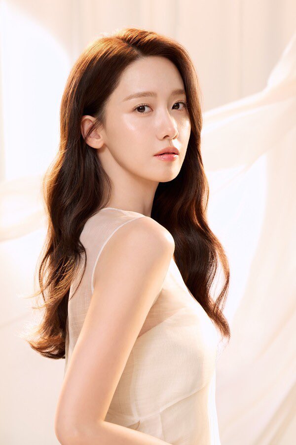 ordinarynojaem's tweet image. Sulwhasoo on choosing Lim YoonA as their new Global Brand Ambassador

“Based on her proven acting skills and wide recognition, Lim YoonA, who is greatly loved in the global market beyond Korea, is expected to contribute to raising Sulwhasoo’s global recognition by communicating…