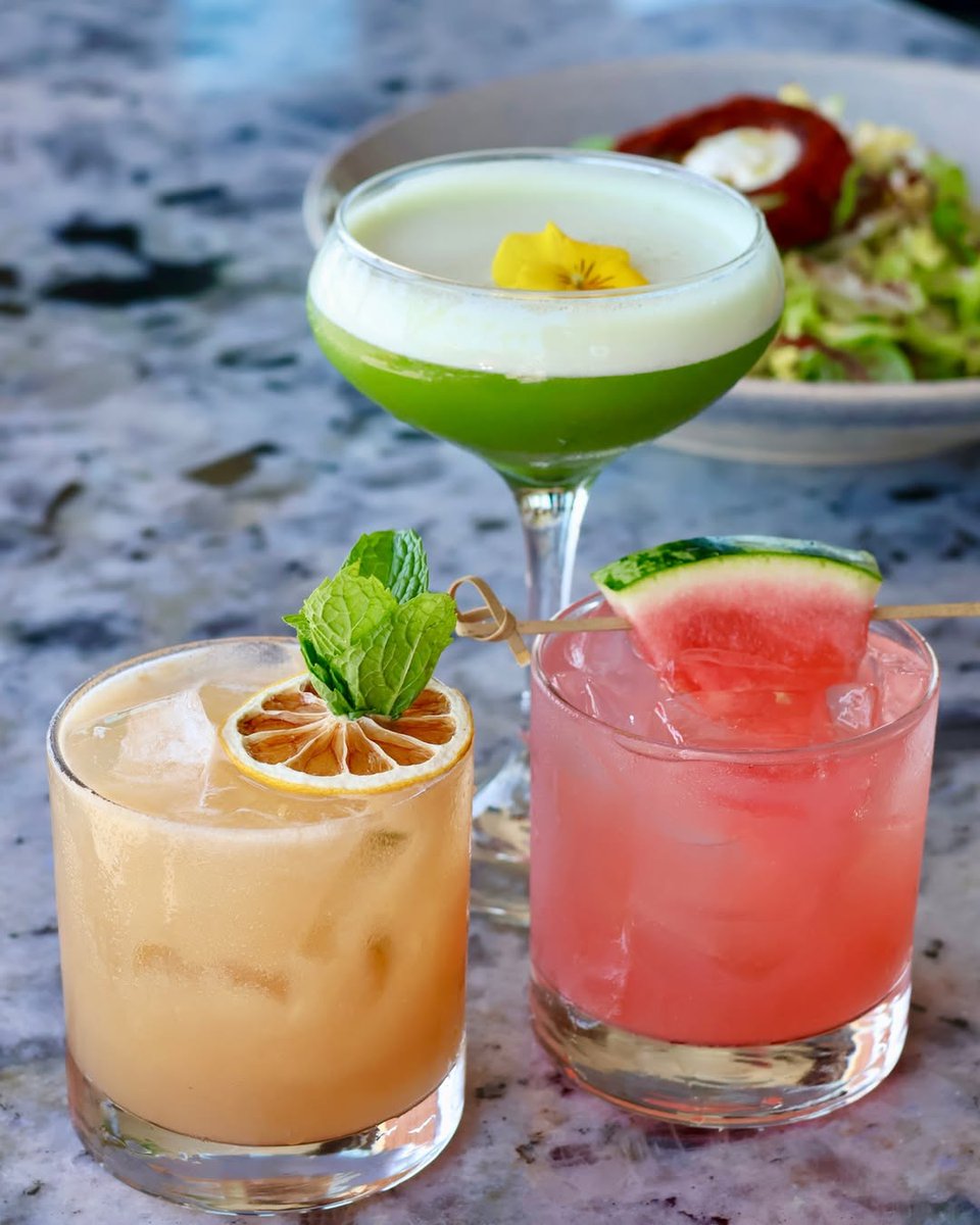 Tag your crew 📣 It's cocktail o'clock at @strandbar 🍹 PLUS enjoy live music every Friday &amp; Saturday night!⁠
⁠
📸: @strandbar⁠
⁠
#DowntownManhattanBeach #MBLocalLove #cocktails #cheers #happyhour #strandbar #letsgetdrinks