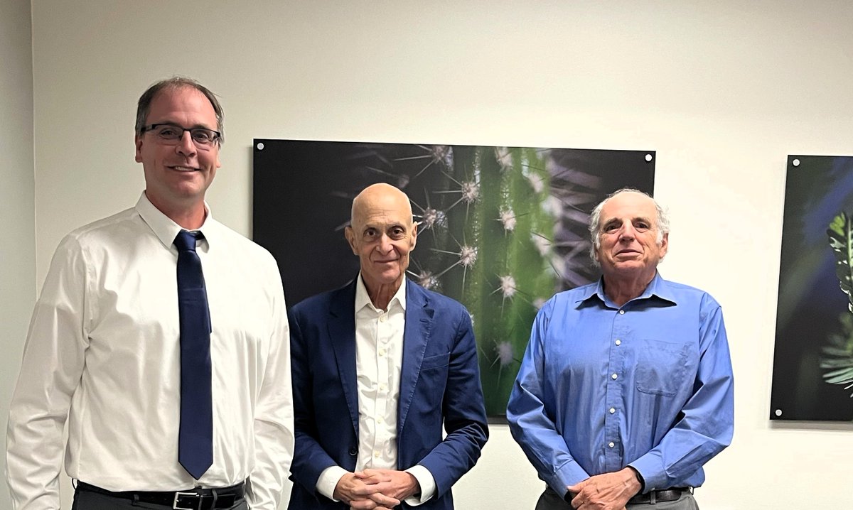 Thank you to Michael Chertoff for taking the time to meet with our directors as part of broader discussions on homeland security, cybersecurity, and transportation innovation. Fun fact: Secretary Chertoff was the keynote speaker at our TSA/CAOE Symposium!

#CAOE #HomelandSecurity