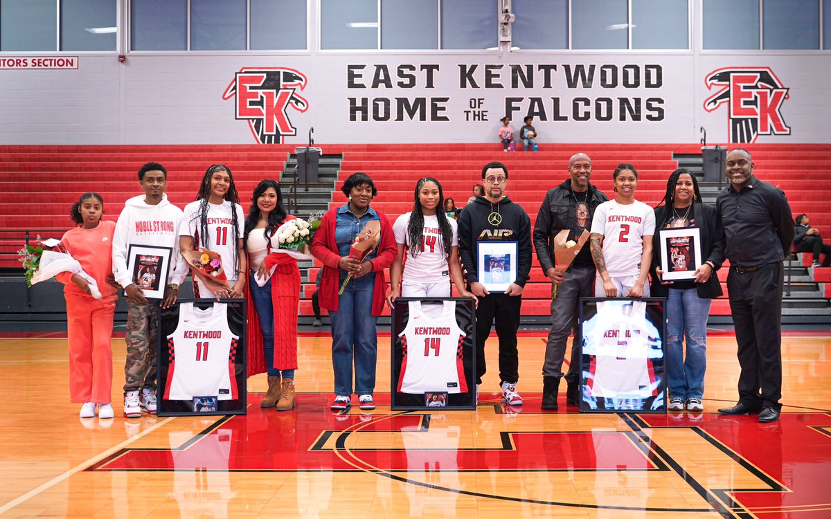 eksports_org's tweet image. Shoutout to our East Kentwood High School Girls Basketball seniors! Your dedication has made a huge impact. Thanks to Erica Large from Falcon News Network for all her hard work as well!!Best of luck, and Go Falcons! 

#ekhs #eksports #basketball #seniornight