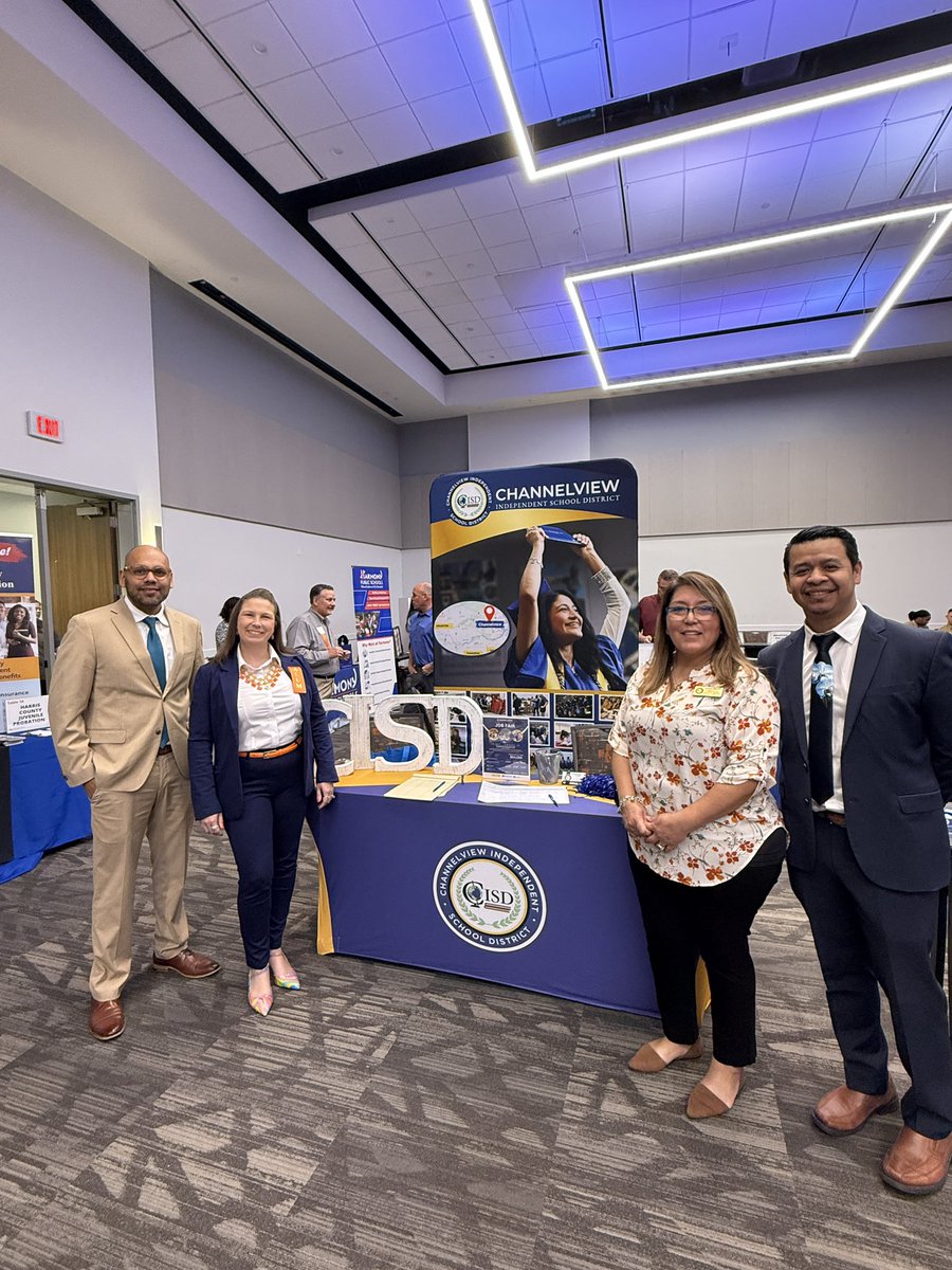 Ruben Rodriguez (@mrrodriguezcv) on Twitter photo Today, we connected with so many exceptional teacher candidates at the <a href="/SamHoustonState/">Sam Houston State</a> Career and Internship Fair. Thank you SHSU, and Go Bearkats!
#empoweredtothrive #choosechannelview #SHSU #EatEmUpKats Today, we connected with so many exceptional teacher candidates at the <a href="/SamHoustonState/">Sam Houston State</a> Career and Internship Fair. Thank you SHSU, and Go Bearkats!
#empoweredtothrive #choosechannelview #SHSU #EatEmUpKats