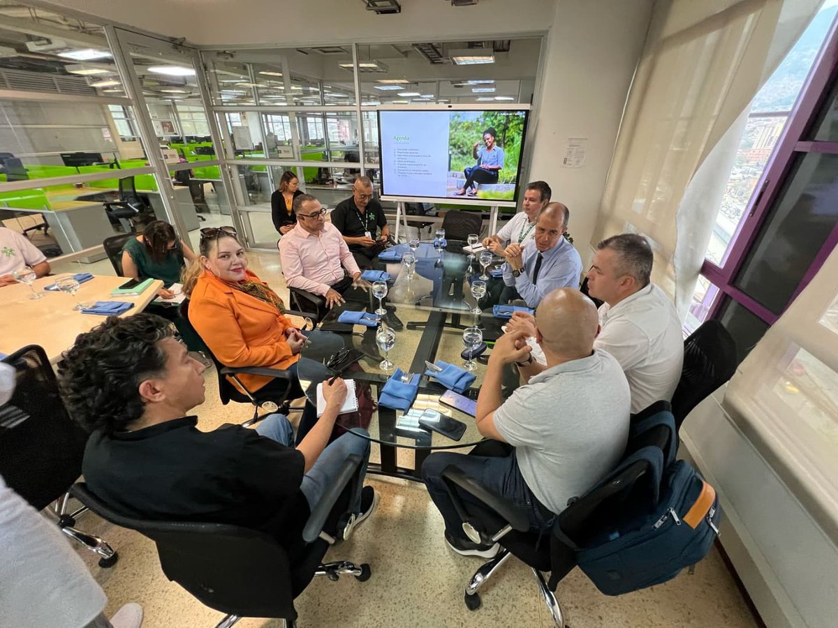 SENA_Antioquia's tweet photo. #SENAEnAcción Hoy llevamos a cabo el 1 Comité Técnico del año en el Centro de Servicios y Gestión Empresarial, un espacio clave para la toma de decisiones y la planificación. Definimos los retos y oportunidades que nos permitirán fortalecer la formación de calidad. https://t.co/oc0ONBQkG5