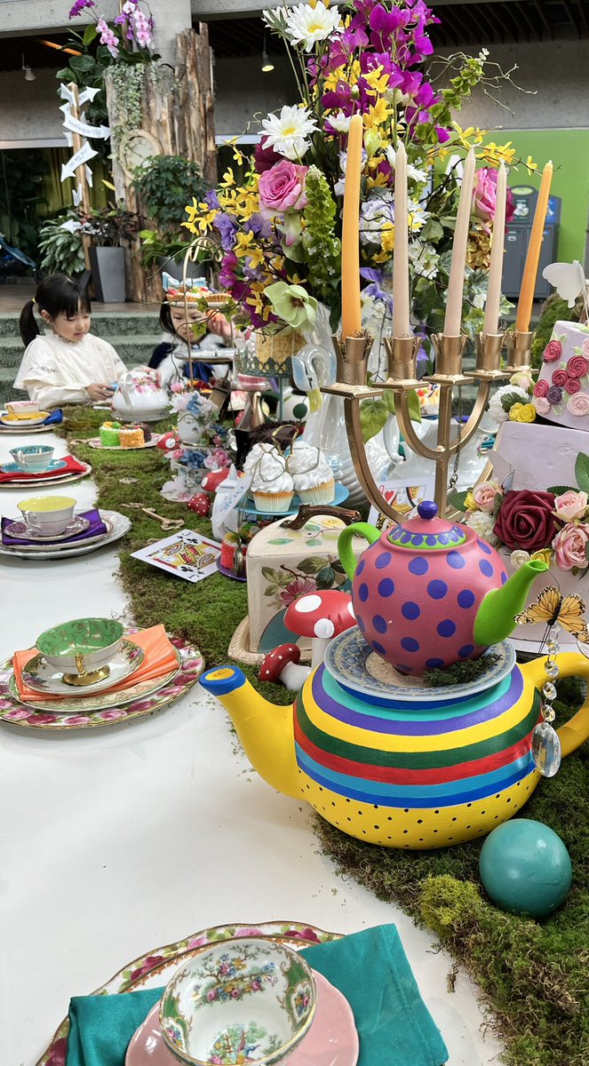 ziggywlb's tweet photo. @RBGCanada  stunning displays at Alice in Bloomland &amp; enjoyable afternoon tea at Mad Hatter Tea party in Tea Pavilion https://t.co/aQ1bX1GKMb